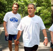/evotepix/notours/marvin_and_george_bush.jpg
